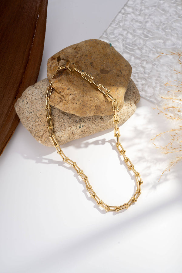 Modern steel necklace and bracelet set with rectangular mesh