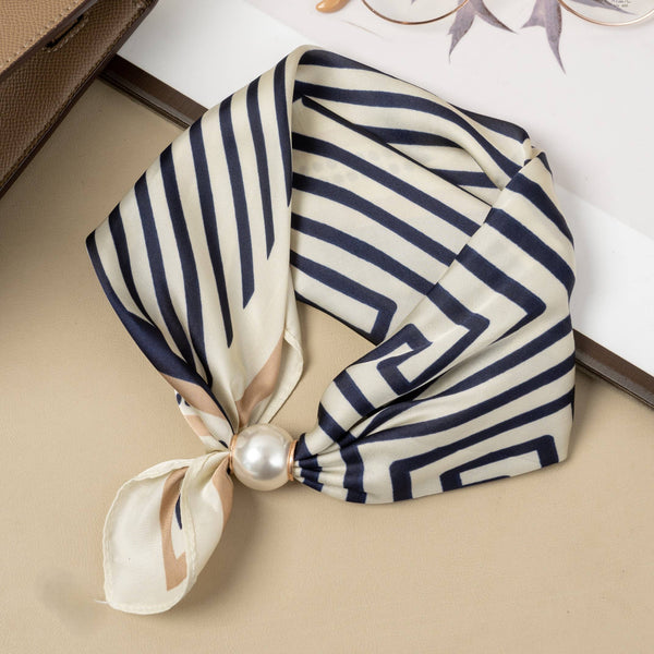 Magnetic-Pearl Scarf with geometric Stripe Pattern