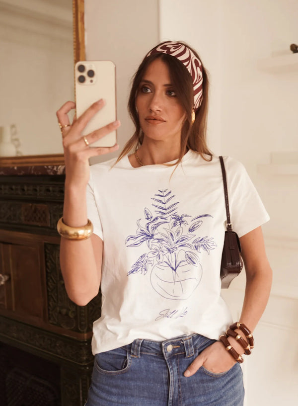 T-Shirt w/Blue Floral Print