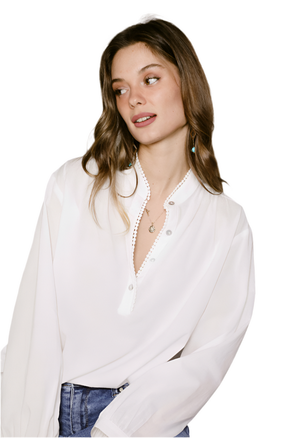 Blouse w/Openwork Collar