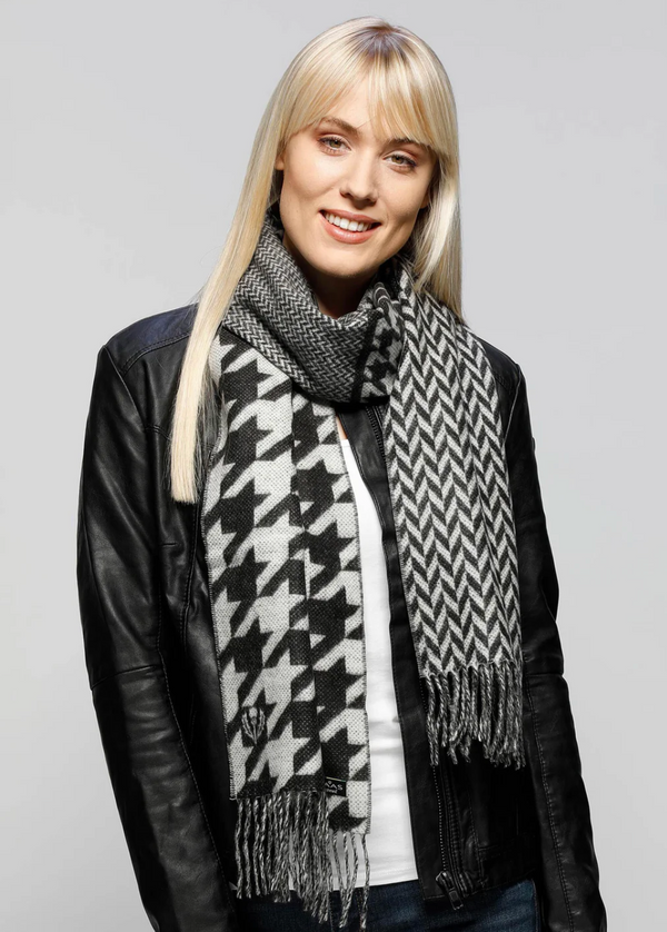 CASHMINK-SCARF WITH HOUNDSTOOTH-MIX