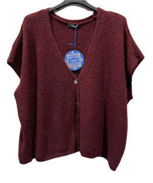 Burgundy sleeveless cardigan with buttons