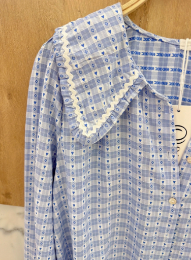 Vintage-Inspired Peter Pan Collar Blouse