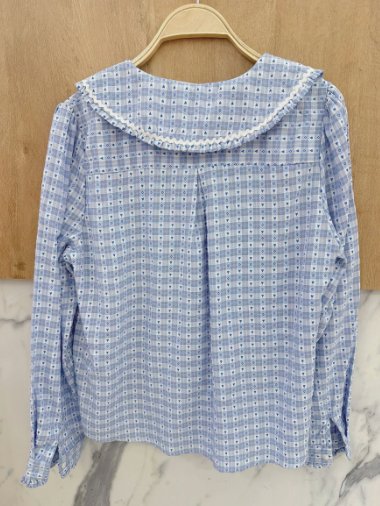 Vintage-Inspired Peter Pan Collar Blouse