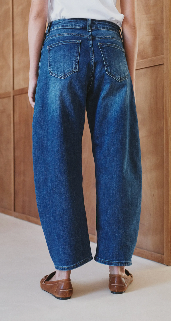 Cropped Barrel Jeans