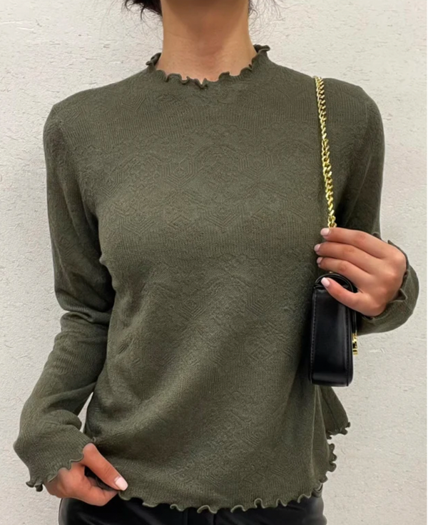 Frill Collar Top w/Detail