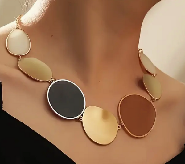 Short Chain Link & Resin Necklace