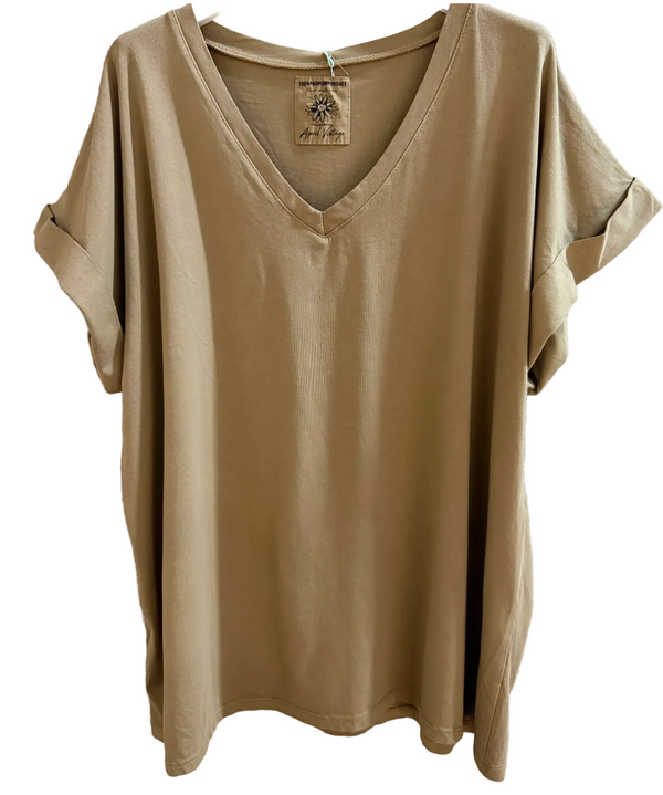 Cuffed V Neck t-shirt in colour camel