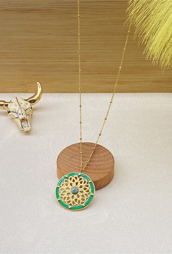 Decorative Green Pendant & Chain