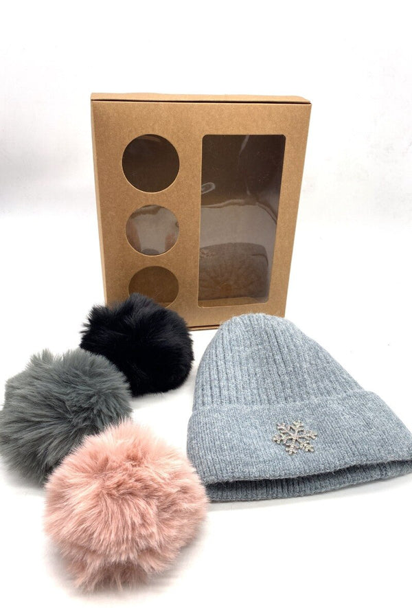 Beanie set with snowflake detail, 3 removable pompon