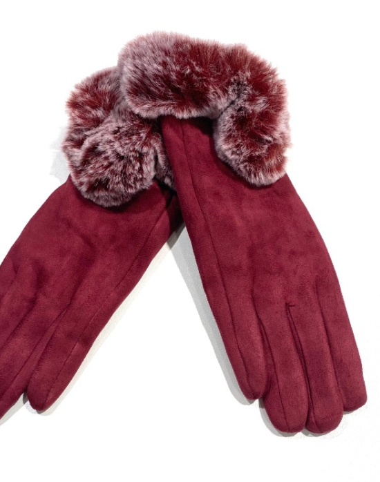 Gloves with fur cuffs