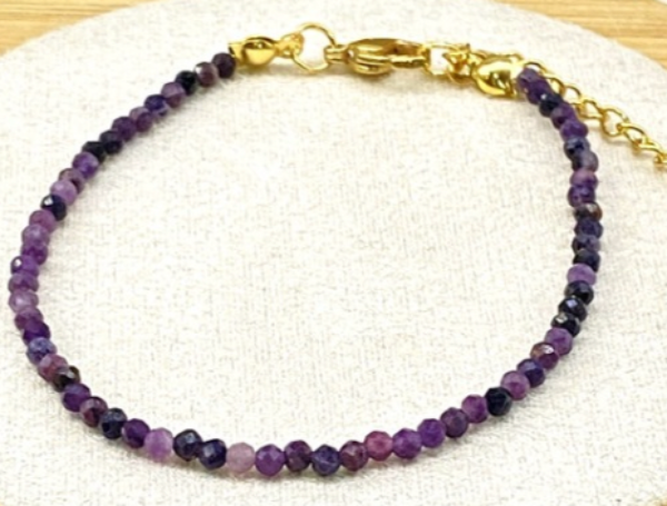 Bracelet with natural pearls - Purple