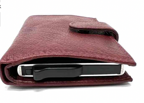 Leather cash & card wallet with automatic blocking system