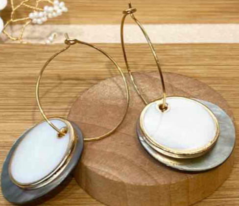 Disc earrings with small white shell disc